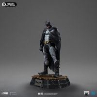 [Pre-Order] Iron Studios - Batman by Rafael Grampá Signed Version - DC Comics - Art Scale 1/10