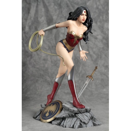 Yamato USA - Dc Comics Collection “WONDER WOMAN” By Luis Royo